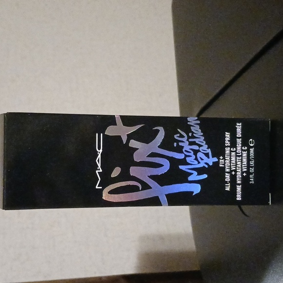 MAC Fix + magic radiance 3.4 fl oz NIB - Picture 2 of 9